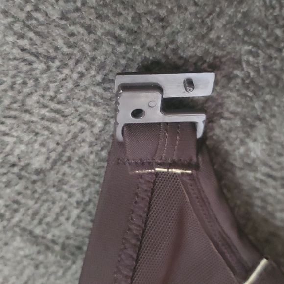 3/$15 Ultimo 32DD swimsuit top - Picture 6 of 6